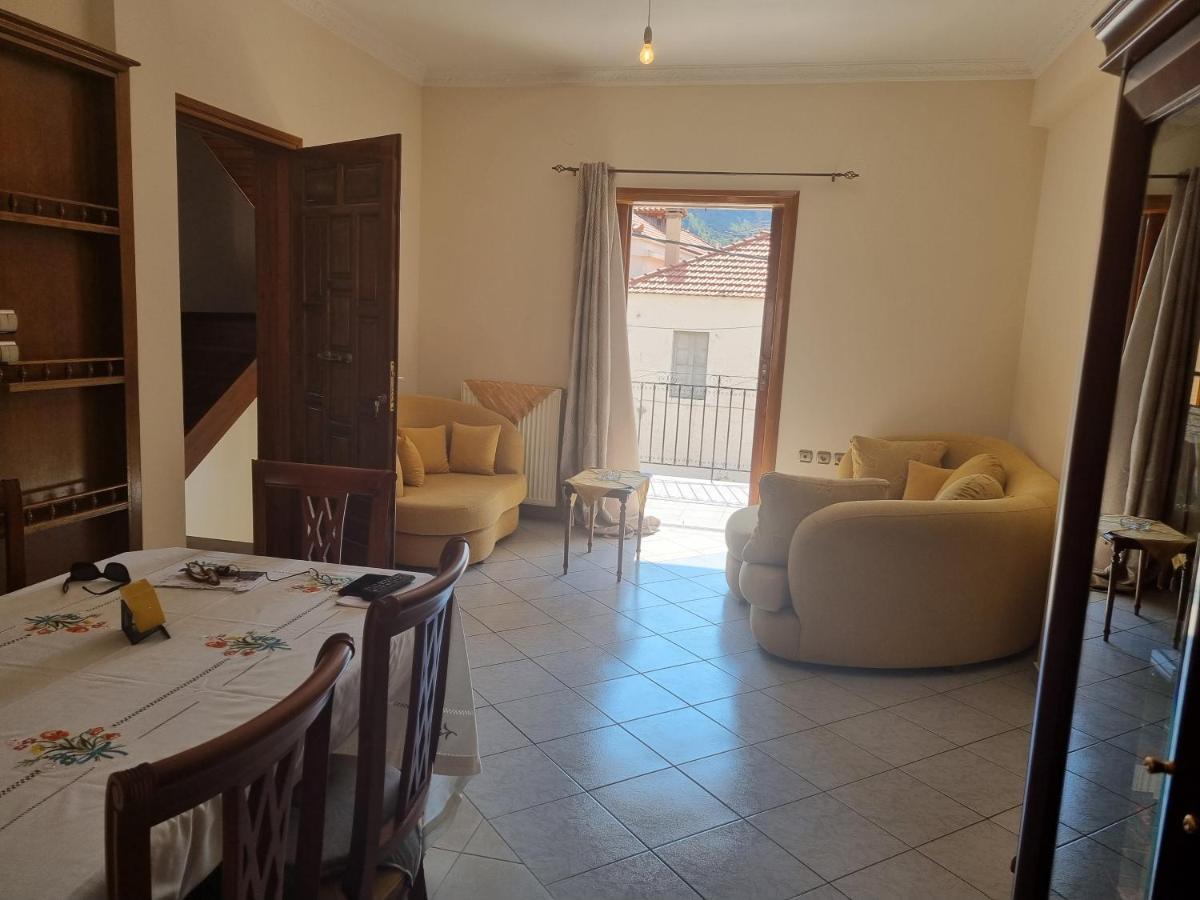 Apartment Theodoros เลโอนีดีออน ภายนอก รูปภาพ